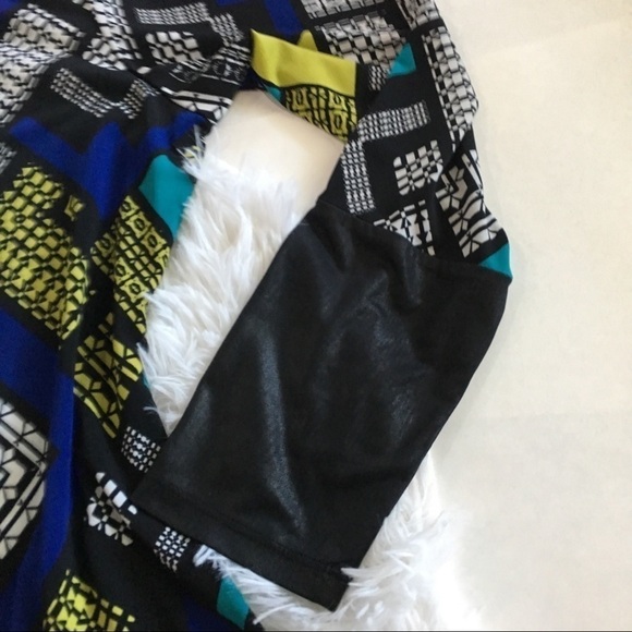 Style & Co. abstract tunic long sleeve top - Picture 3 of 6